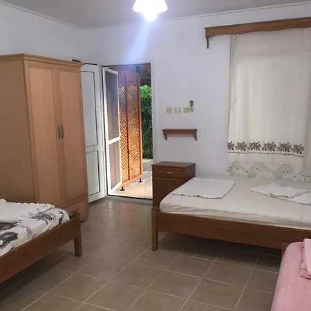 Homestay Zuhal Apart *
